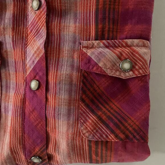 Women's Pearl-Snap Western Patagonia Top Cowgirl Size 8 - Picture 7 of 7